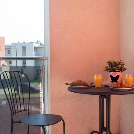 Sunny Home Near Bud With 2Br, Ac And Free Parking Vecsés Exterior foto