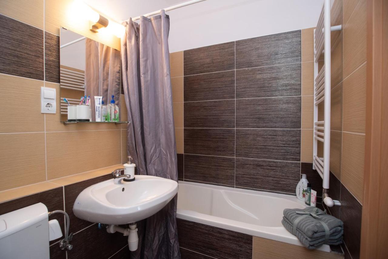 Sunny Home Near Bud With 2Br, Ac And Free Parking Vecsés Exterior foto